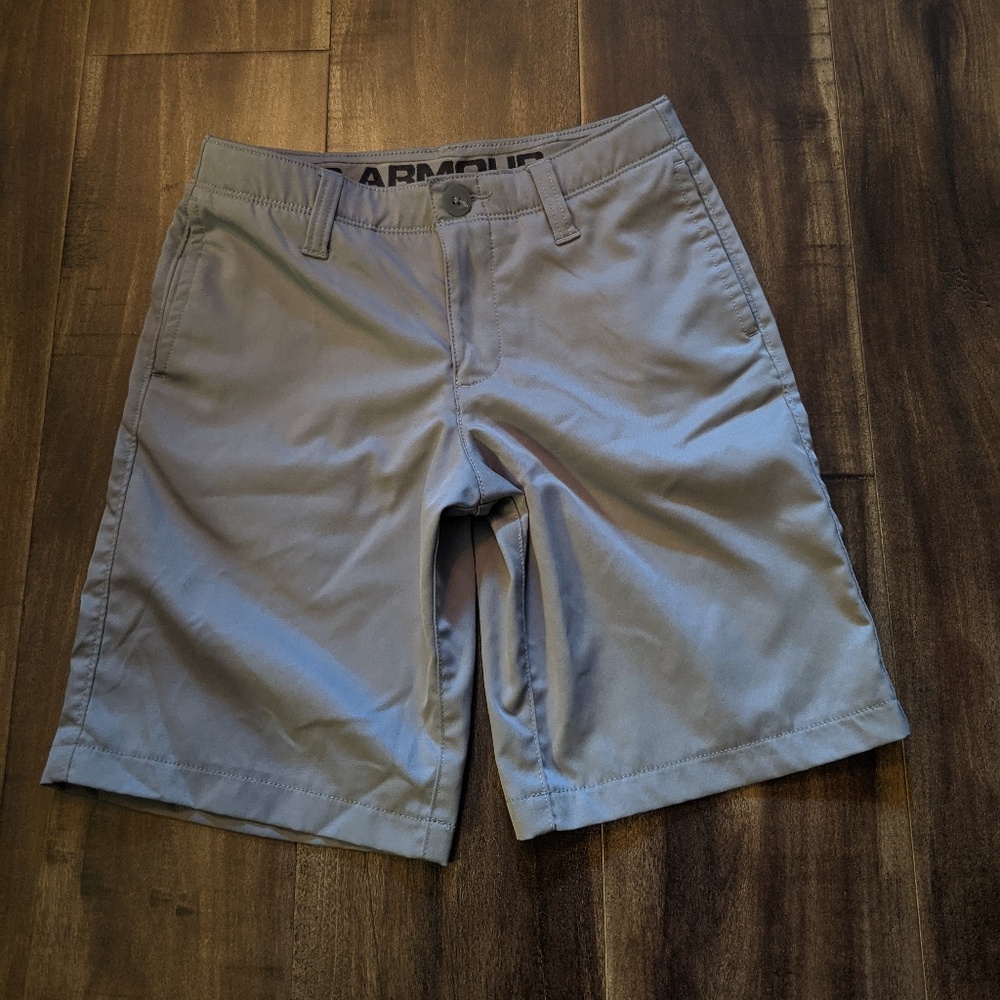 Under Armour lightweight heatgear golf shorts